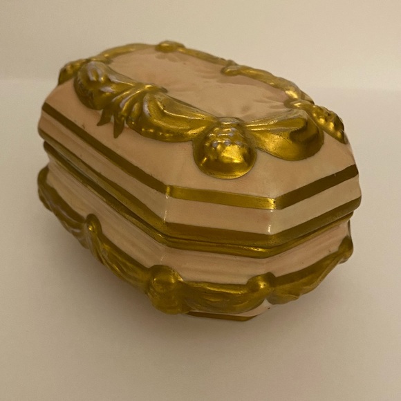 Carlin Comforts French Porcelain Trinket Box - Picture 3 of 8